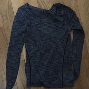 LULULEMON GRAY LONG SLEEVE WORKOUT T